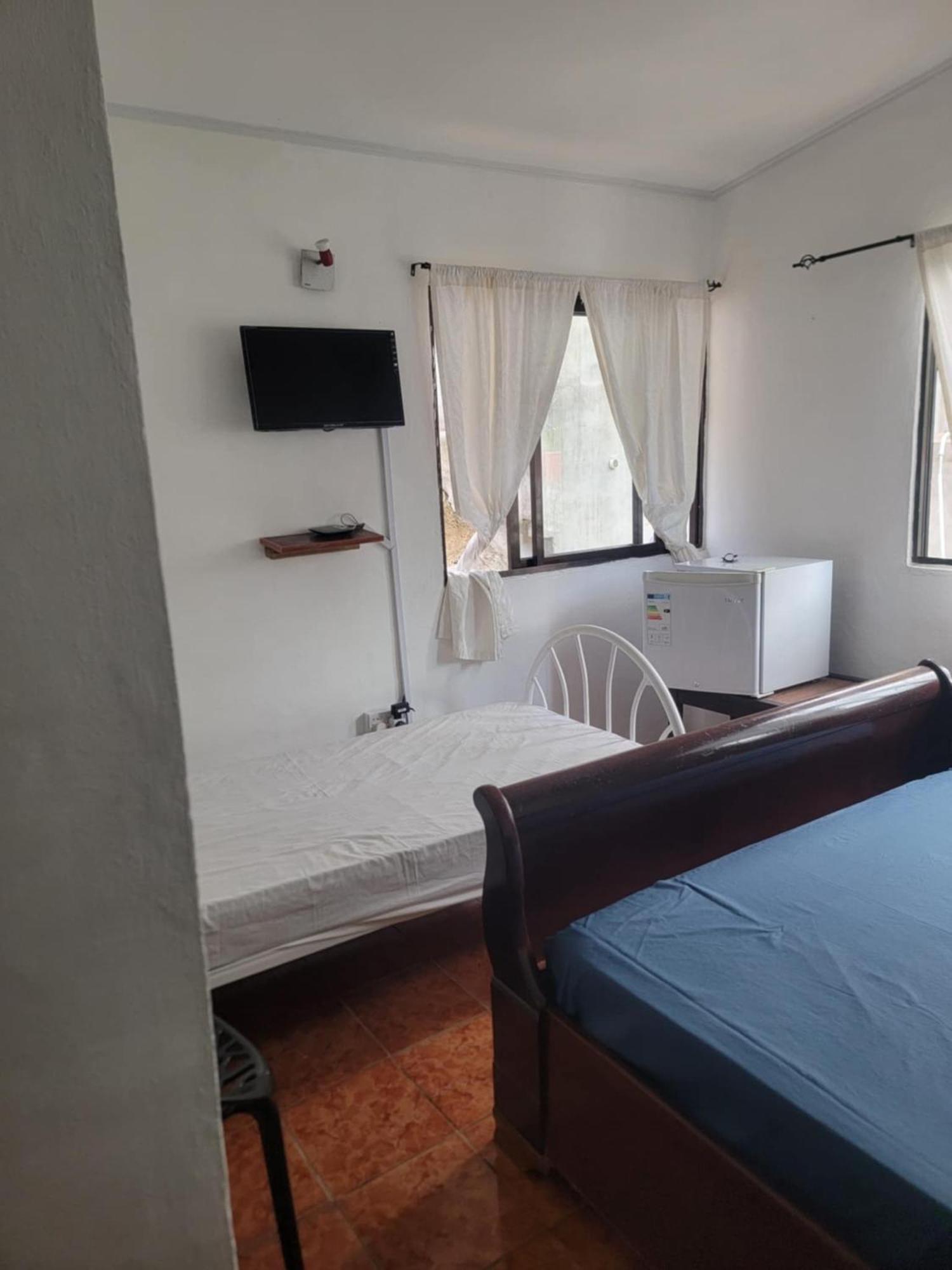 Papayas Self Catering Room Вікторія Екстер'єр фото