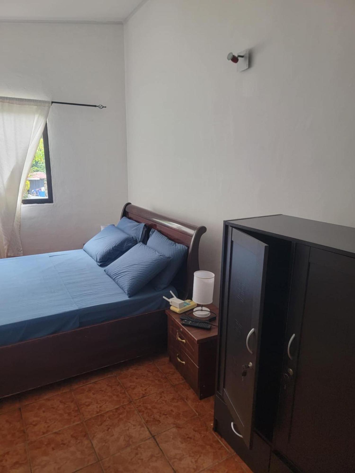 Papayas Self Catering Room Вікторія Екстер'єр фото